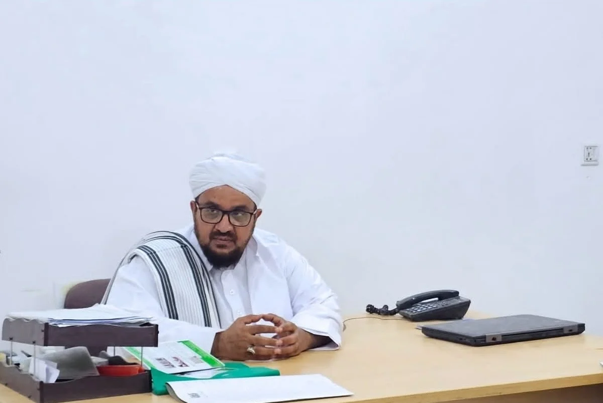 الشيخ كمال باهرمز يدين جرائم الحوثي ويؤكد حق الدولة في ردع التمرد وحماية أمن اليمن والسعودية.