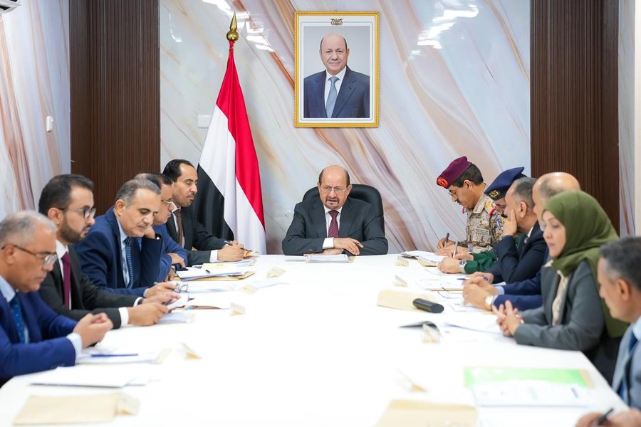 رئيس الوزراء: نحن حكومة خنادق.. ومستعدون للقتال في الميدان إلى جانب شعبنا وأبطالنا